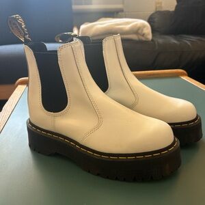 Dr. Martens Unisex White 2976 Chelsea Boot Size 9